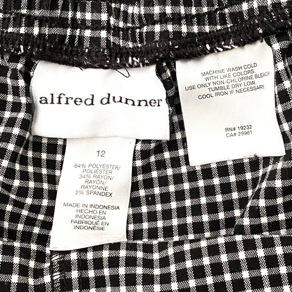 Alfred Dunner Plaid Crop Pants Size 12 Black White Grandmacore Travel Comfort - Picture 3 of 3